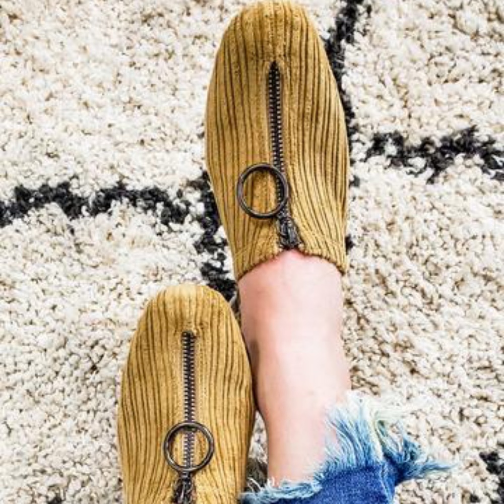 Retro Corduroy Front Zip Detail kitten Heel Pump